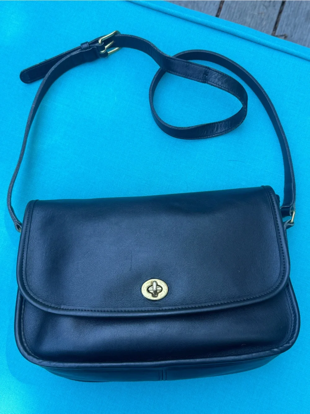Vintage Black Coach City Bag 🖤
